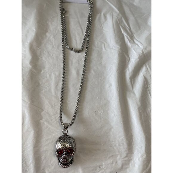 Red Crystal Eye Skull Chain Necklace - Picture 6 of 9